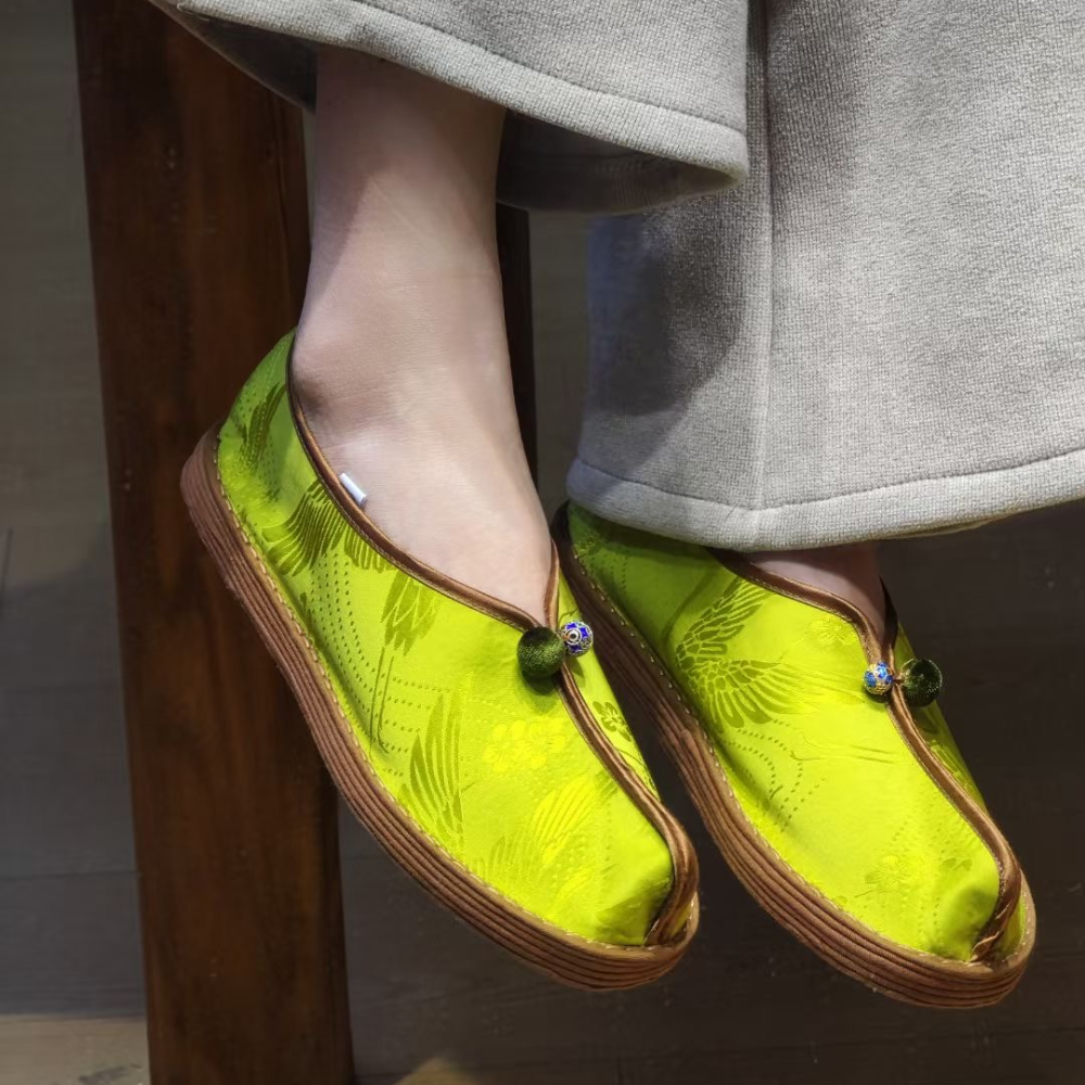 “Imperial Brocade” Thousand-Layer Sole Silk Shoes view 4