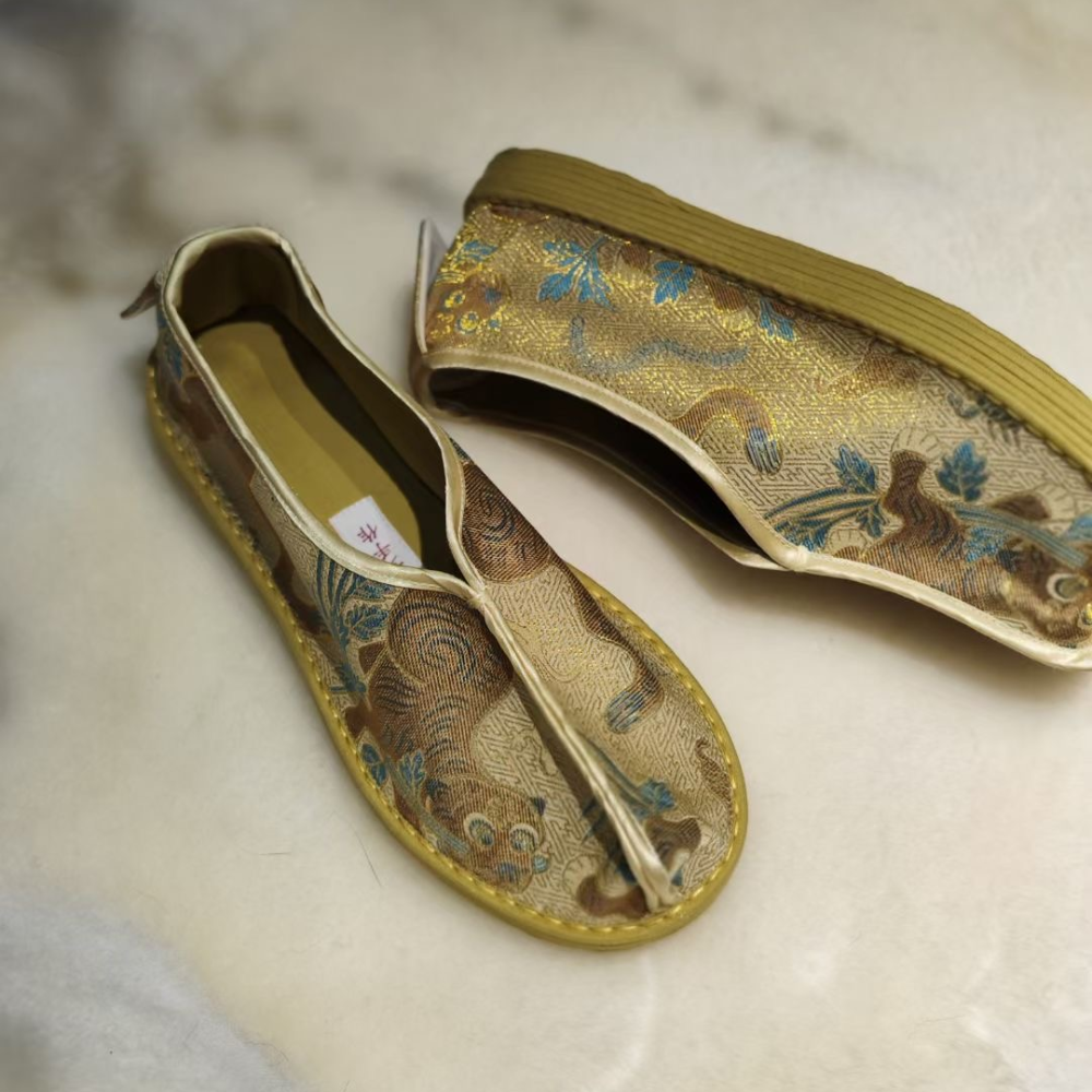“Imperial Brocade” Thousand-Layer Sole Silk Shoes view 8