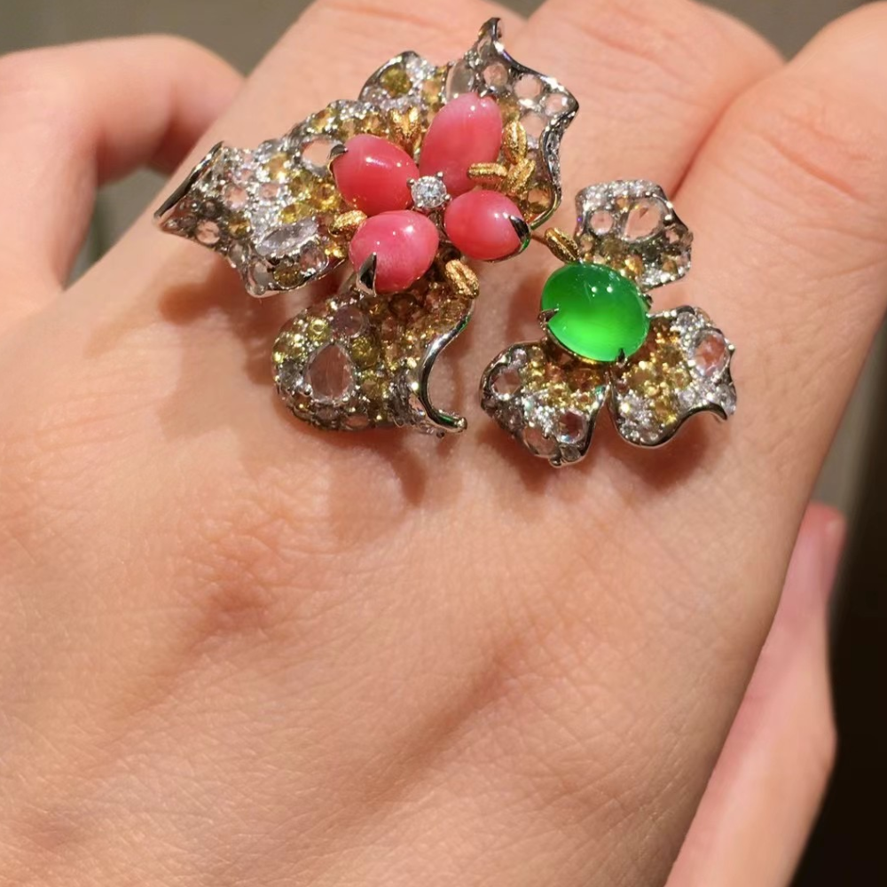 Luxurious Green Jadeite & Seashell Bead Ring view 1