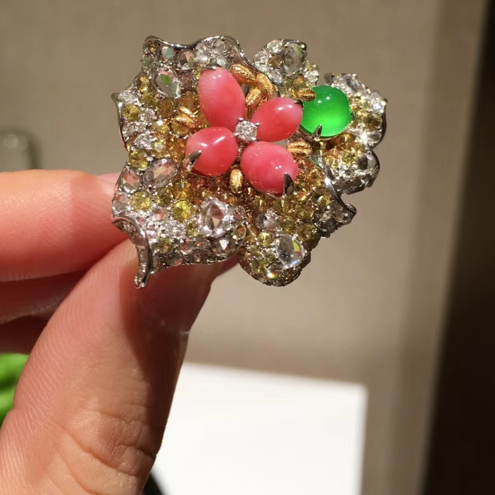 Luxurious Green Jadeite & Seashell Bead Ring view 2