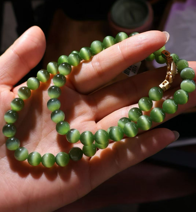 Green Cat's Eye Nephrite Jade Bead Necklace (10mm) view 6