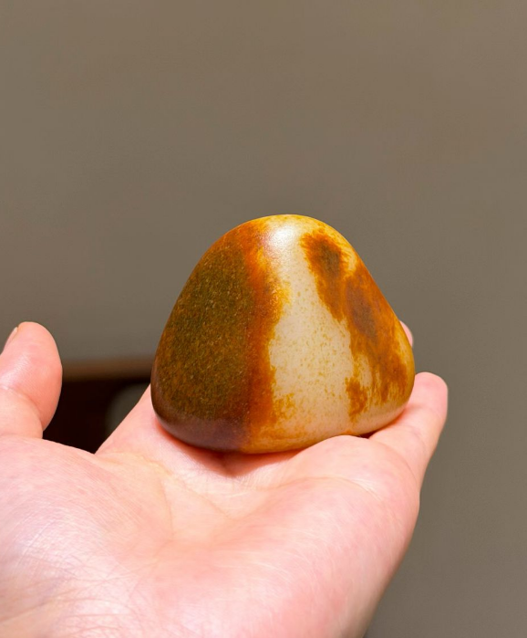 Piedra Solitaria de Colección – Forma de Montaña Natural (98g) view 4
