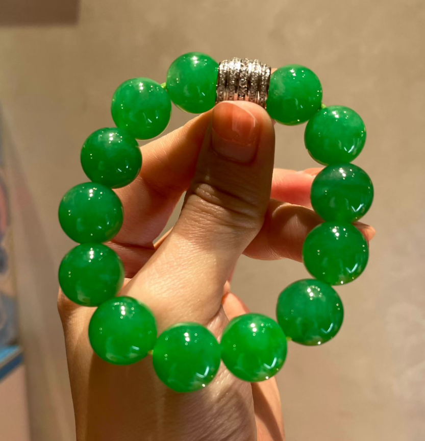 Auction-Grade Yang Green Harmony Bead Bracelet (14mm)