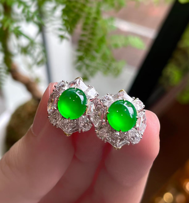 Vivid Yang Green Long Shi Zhong (龙石种) Jadeite Earrings view 2