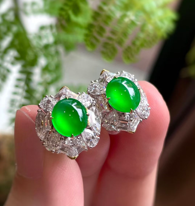 Vivid Yang Green Long Shi Zhong (龙石种) Jadeite Earrings view 4