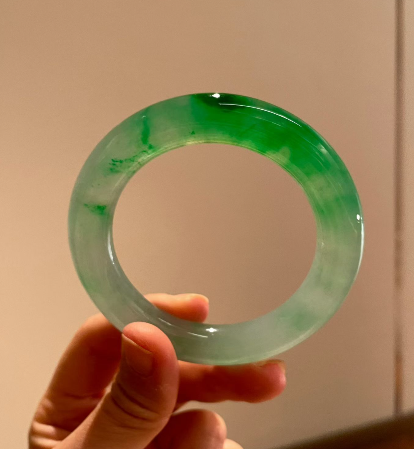 Icy Spicy Green Jadeite Round Bangle (54.6mm)