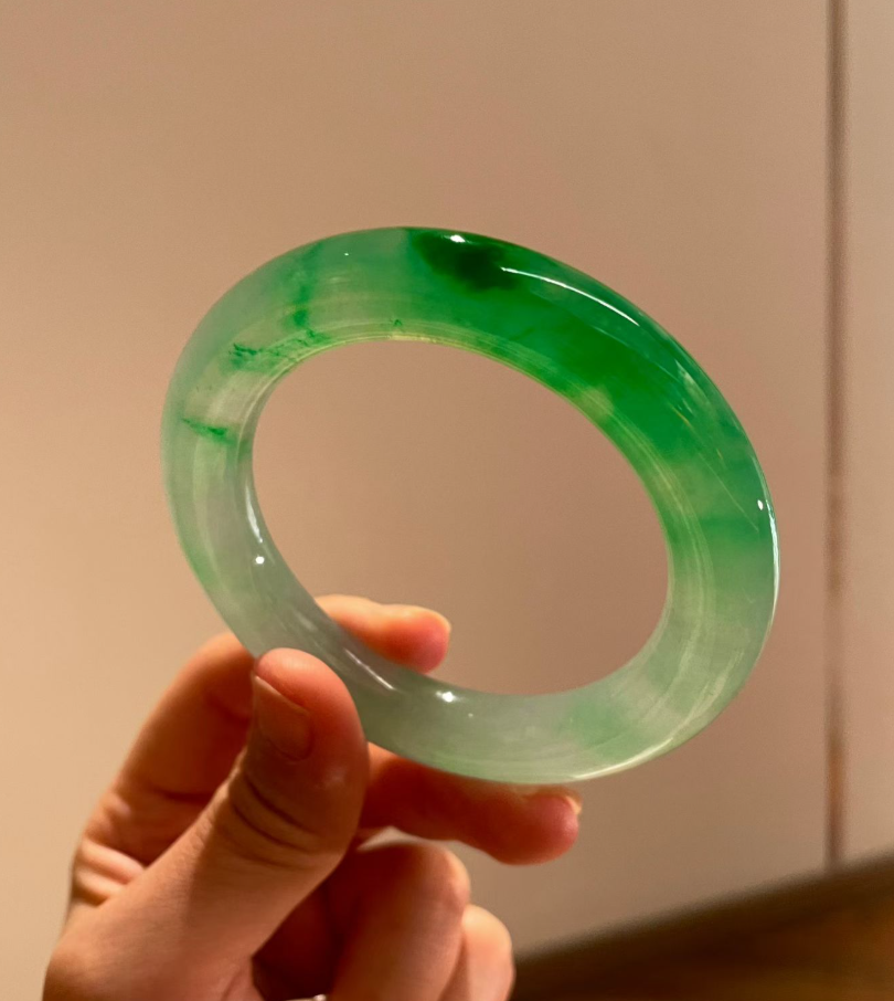 Icy Spicy Green Jadeite Round Bangle (54.6mm) view 1