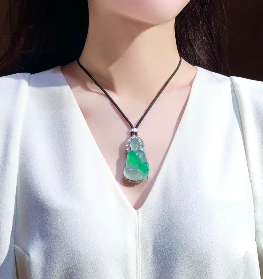 Floating Yang Green Jadeite Guanyin Pendant view 6
