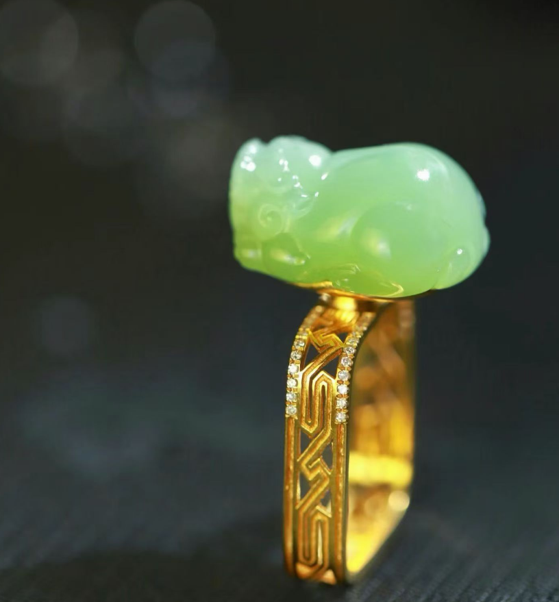 Pink-Green Nephrite Jade Pixiu (貔貅) Ring view 5