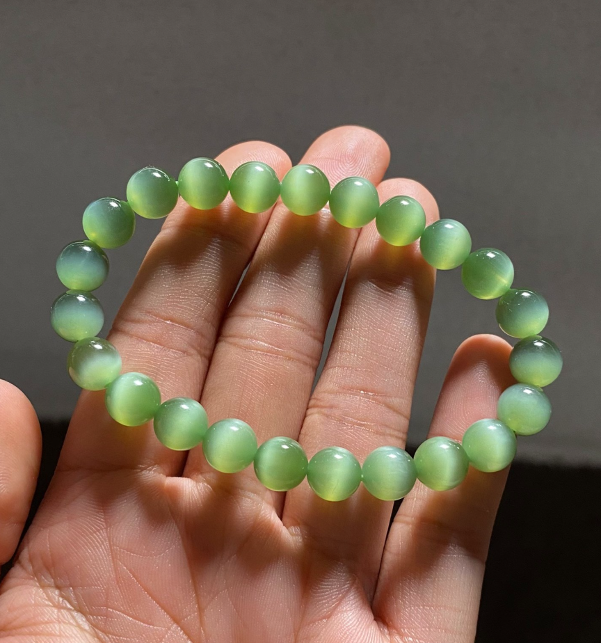 Fenqing Cat's Eye Nephrite Jade Bead Bracelet (7mm)