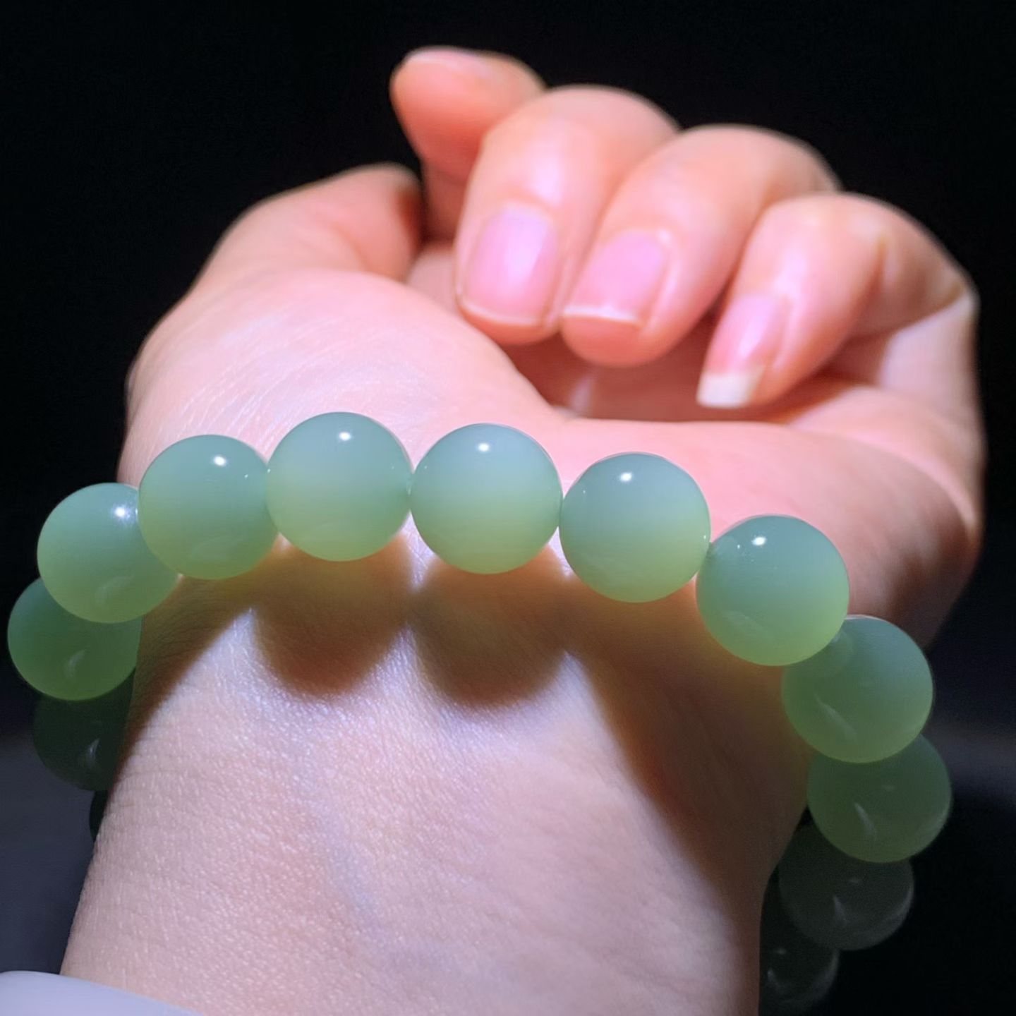 Ice-Base Fenqing Nephrite Jade Bead Bracelet (11mm) view 3