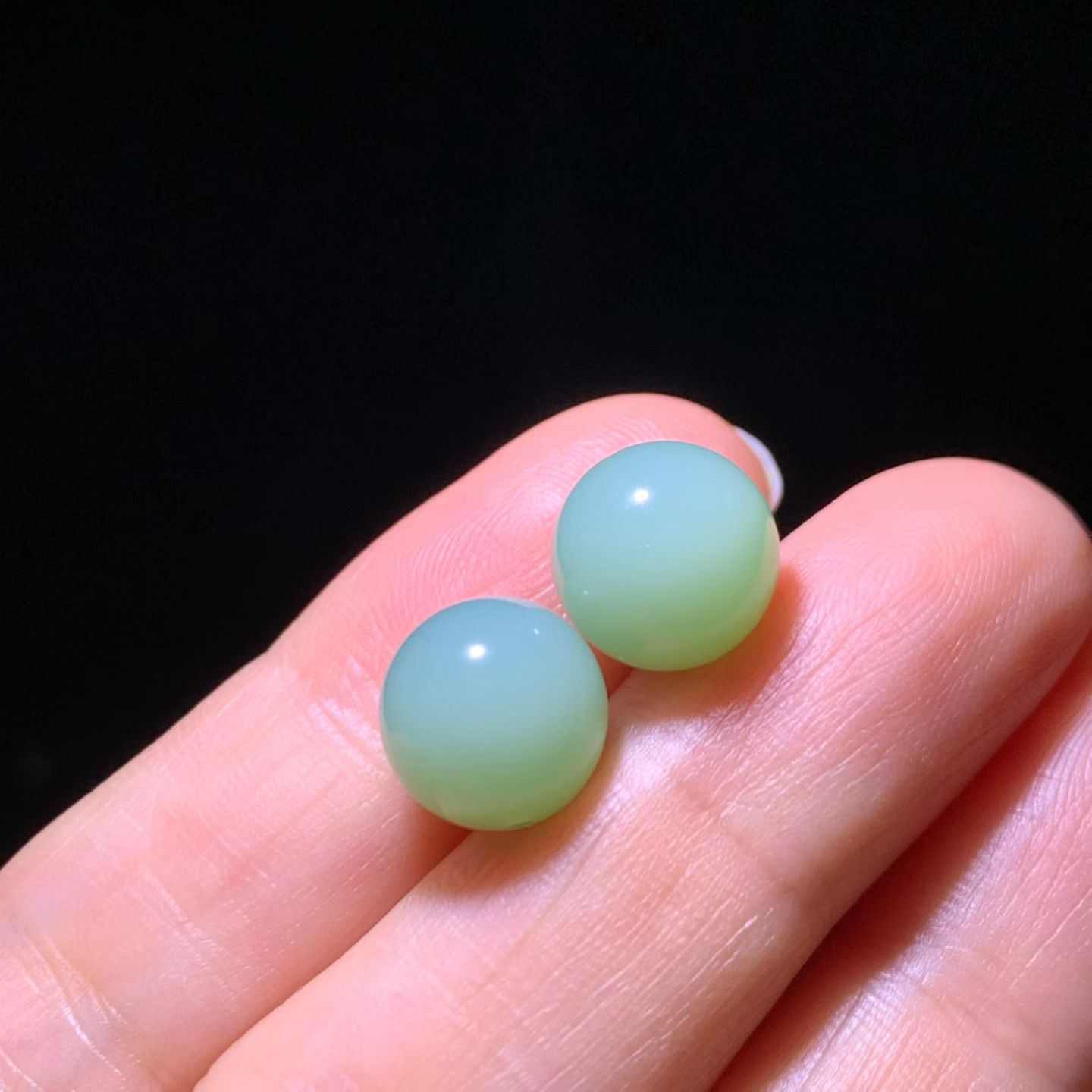 Fenqing (粉青) Nephrite Jade Journey Beads (10mm) view 3