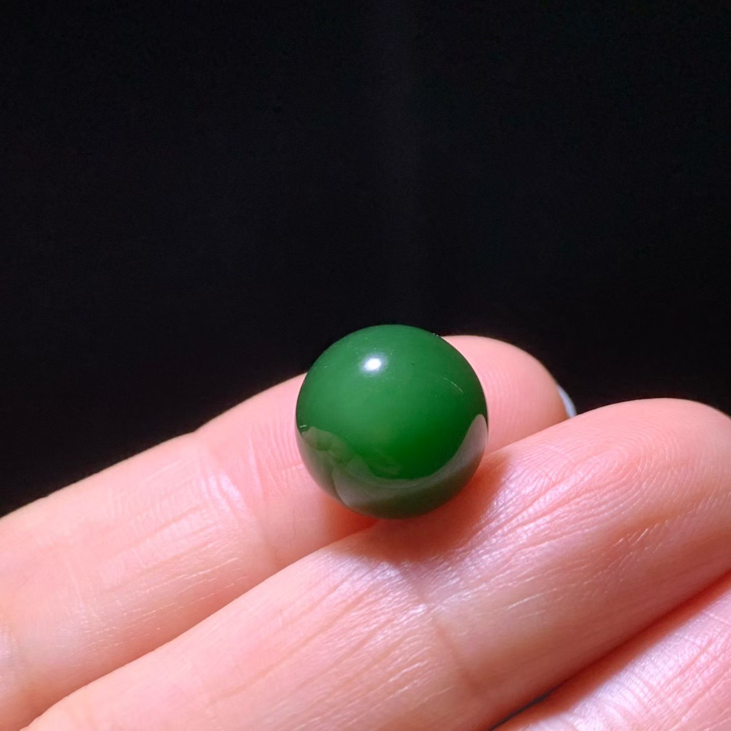 Spinach Green (菠菜绿) Nephrite Jade Journey Bead (12mm)
