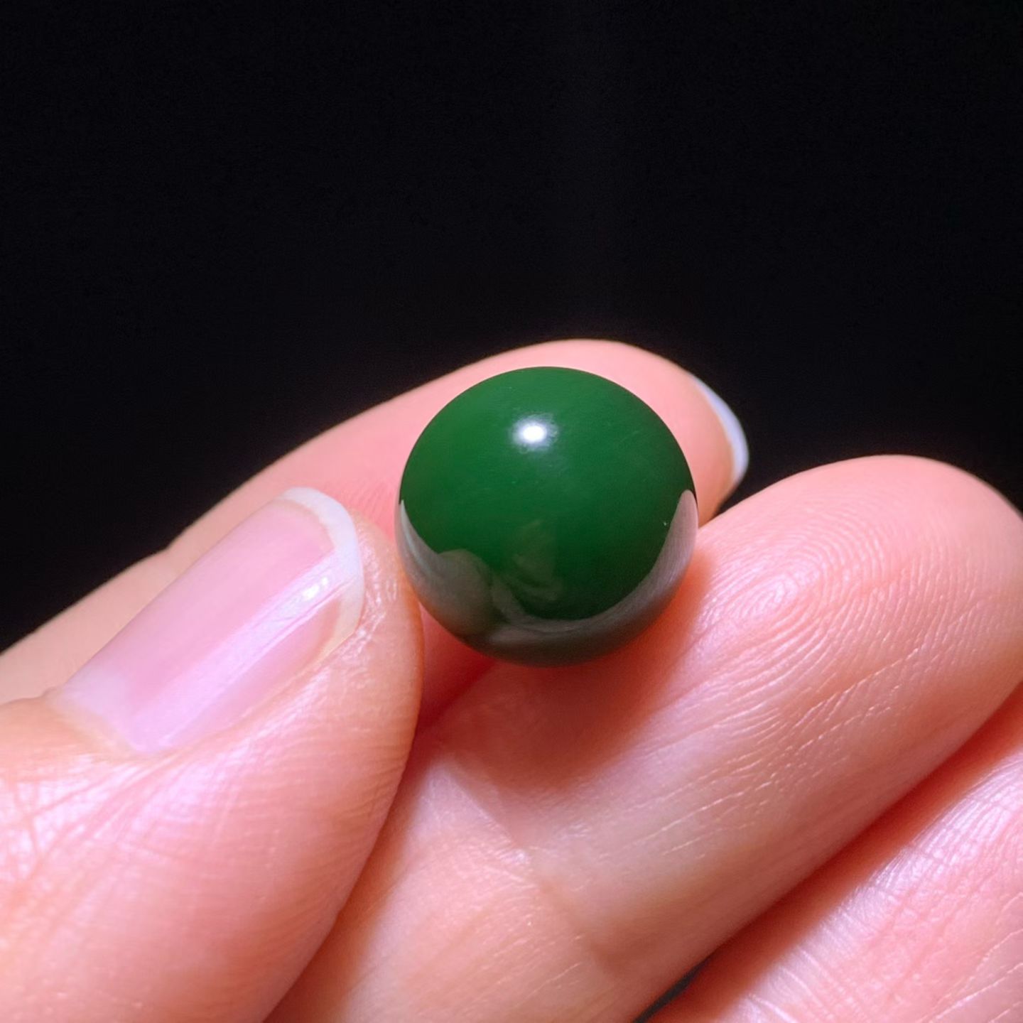 Spinach Green (菠菜绿) Nephrite Jade Journey Bead (12mm) view 1