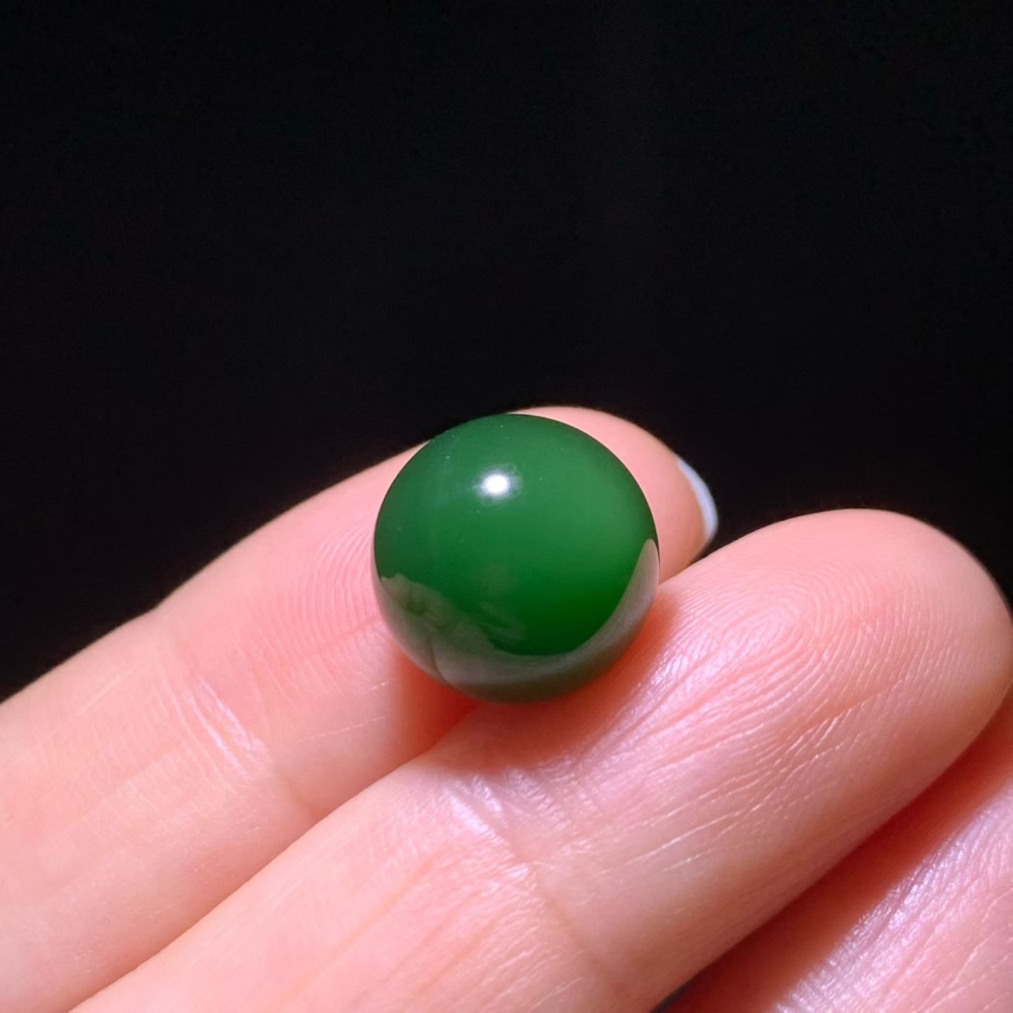 Spinach Green (菠菜绿) Nephrite Jade Journey Bead (12mm) view 4