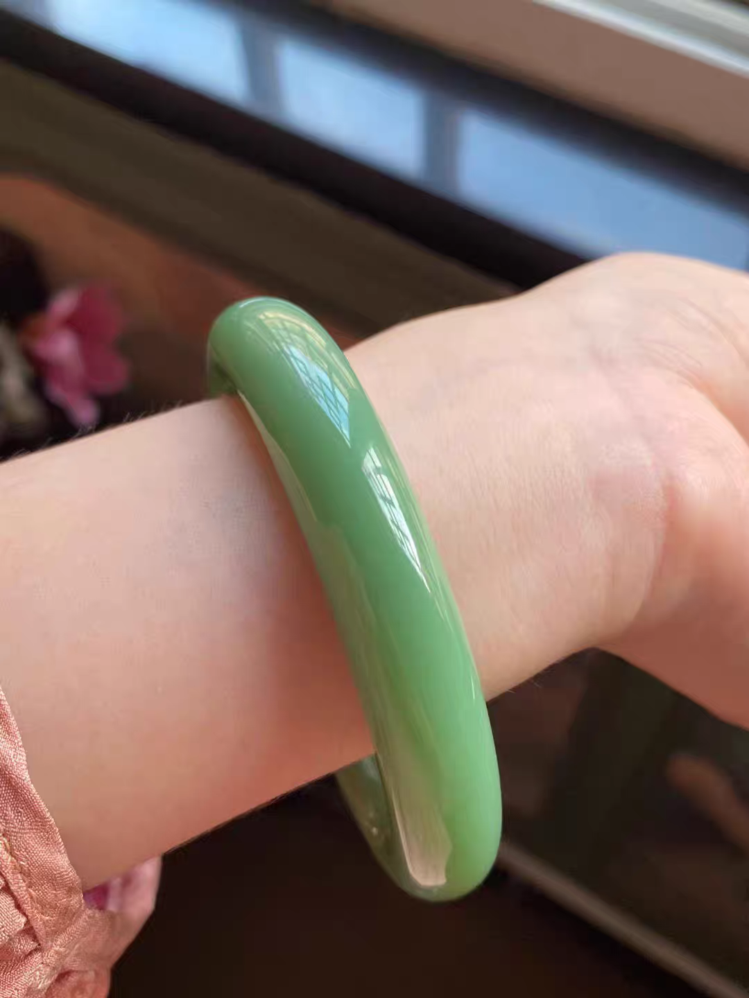 Russian Rosy Green Nephrite Round Bangle (55mm) view 2