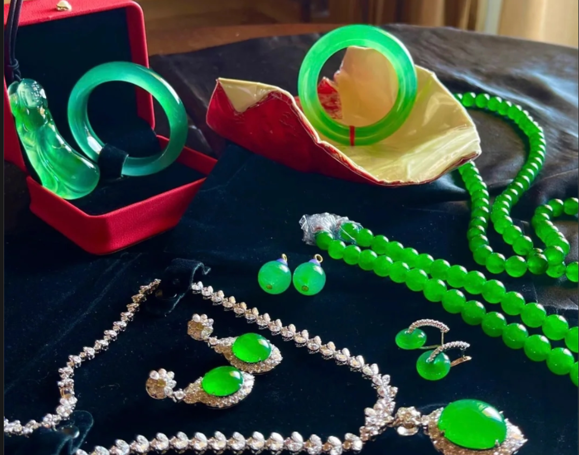 Building a Jadeite Collection: Quality Over Quantity