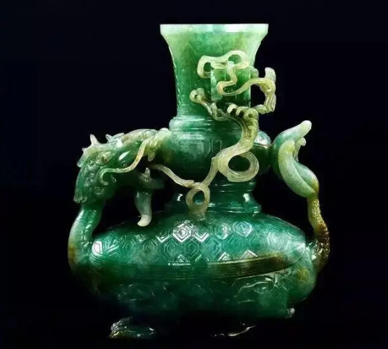 Jadeite Carving: How Craftsmanship and Symbolism Add Value