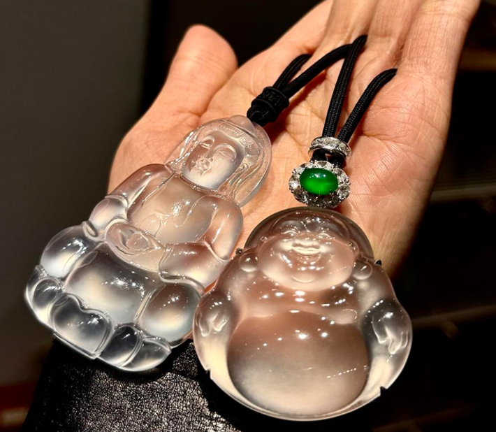 Jadeite Carving: How Craftsmanship and Symbolism Add Value