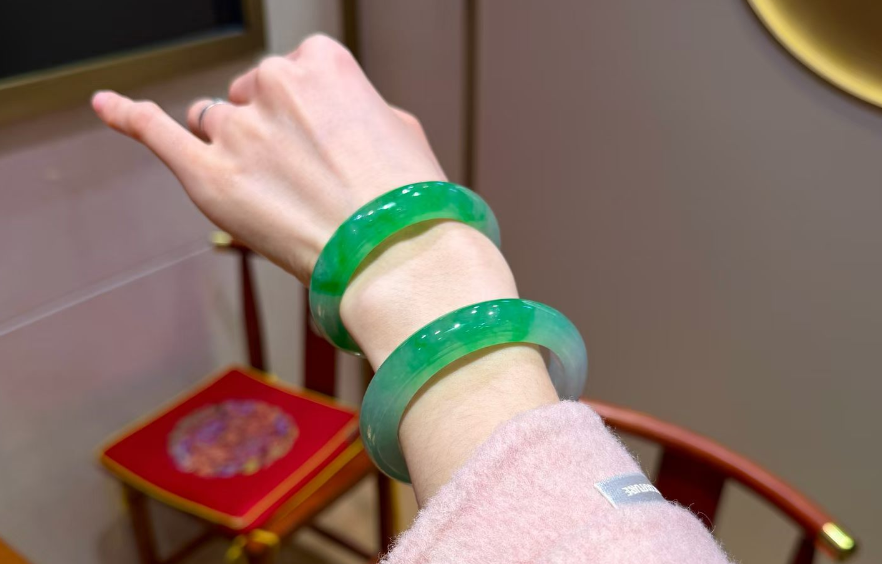 Jadeite Investment: How to Collect Smart Within Your Budget