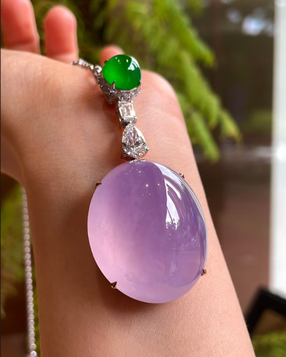 Large Glassy Lavender Jadeite“Pigeon Egg”Pendant