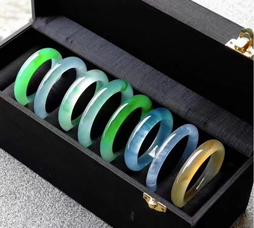 Collector's Essentials: Jadeite Bangle