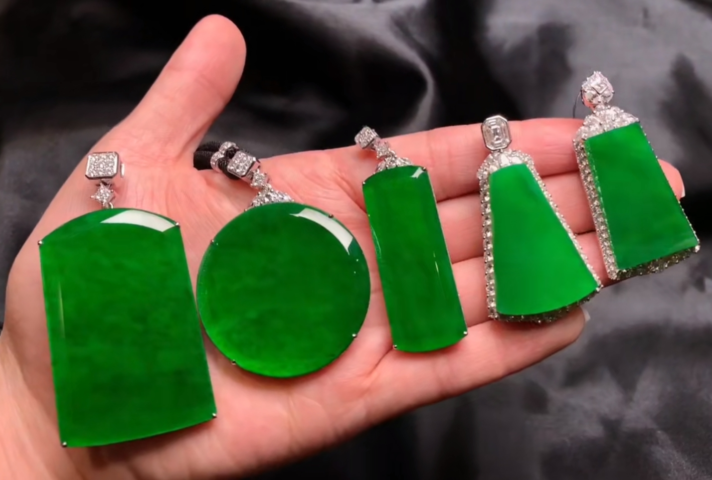 Classic jadeite carving