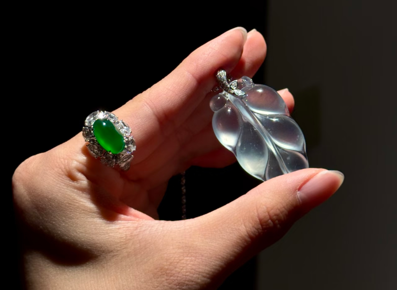 Classic jadeite carving