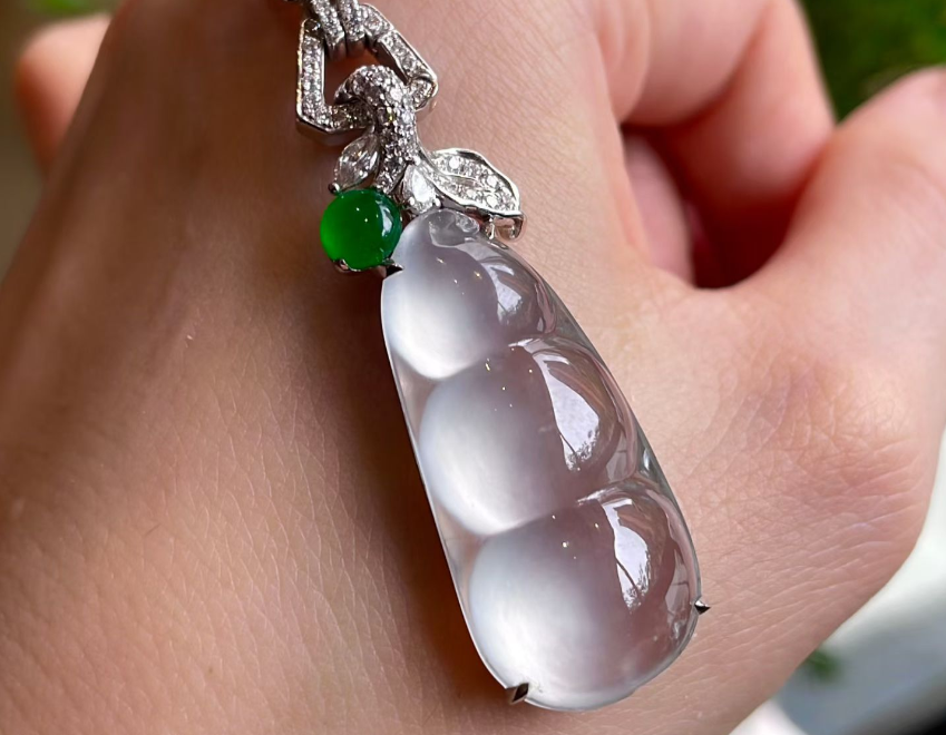 Classic jadeite carving