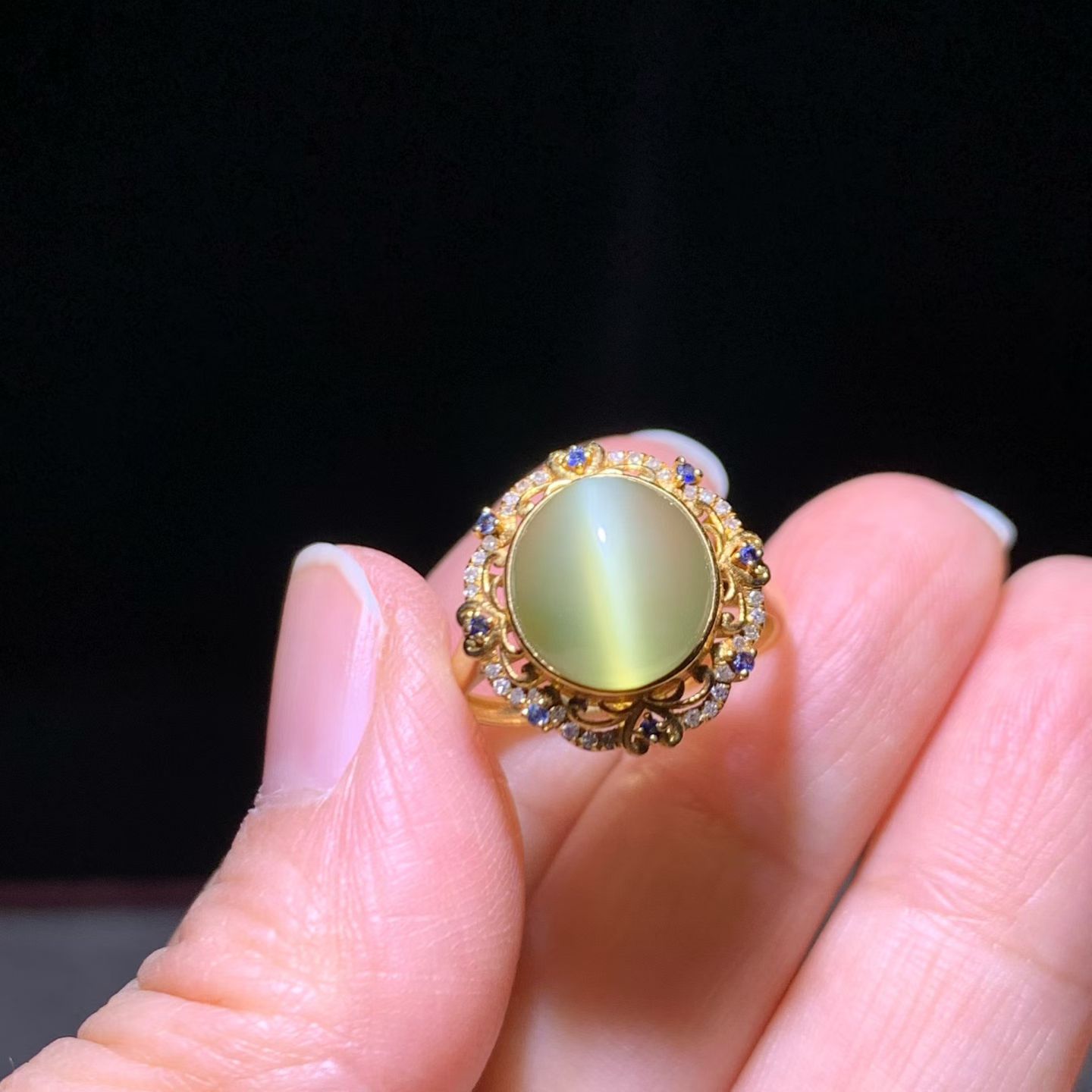 Russian Golden Cat-Eye Nephrite Jade Ring