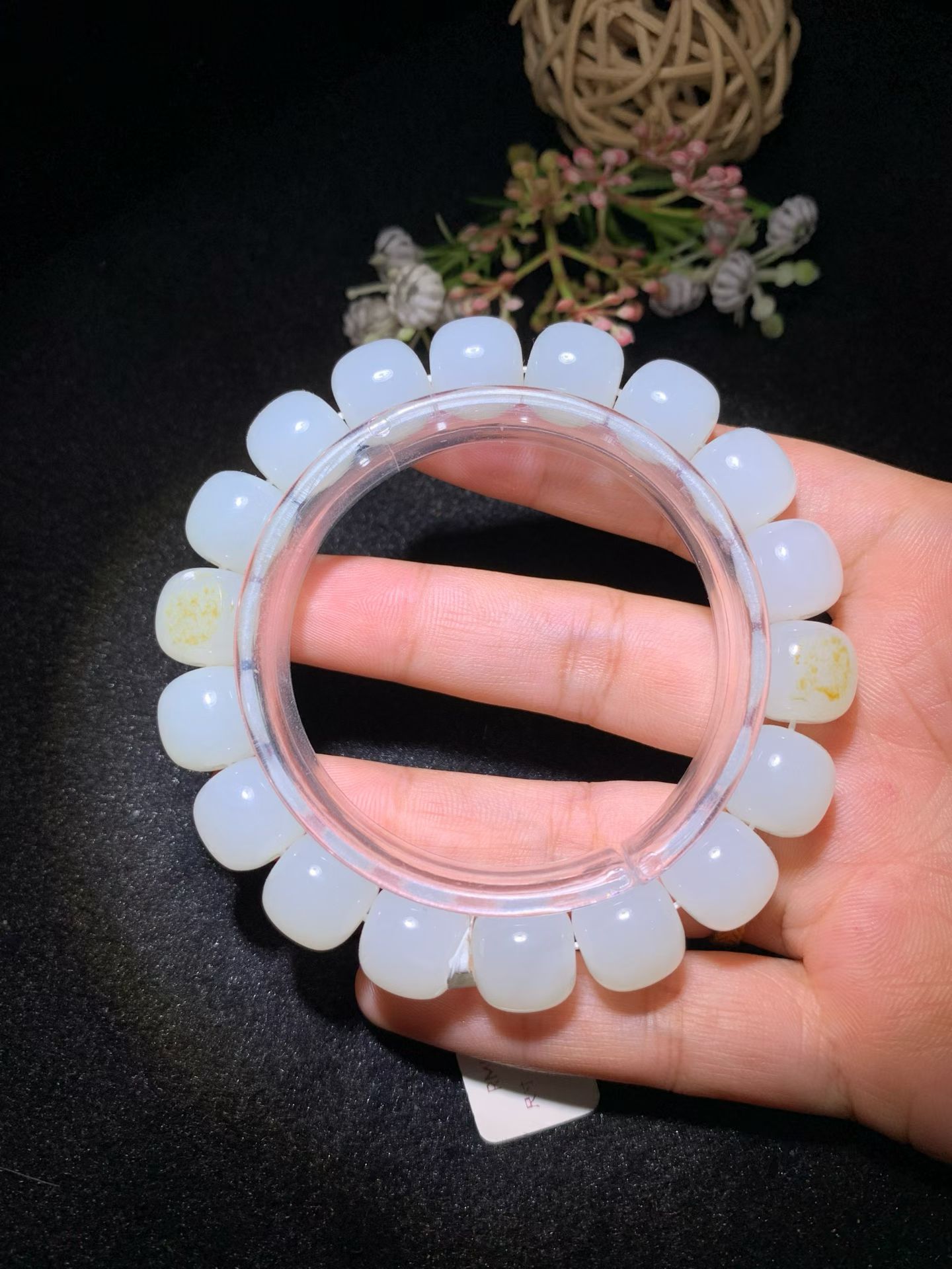 Einsamer-Stein-White-Nephrit-Armband aus alten Fassperlen (12mm)